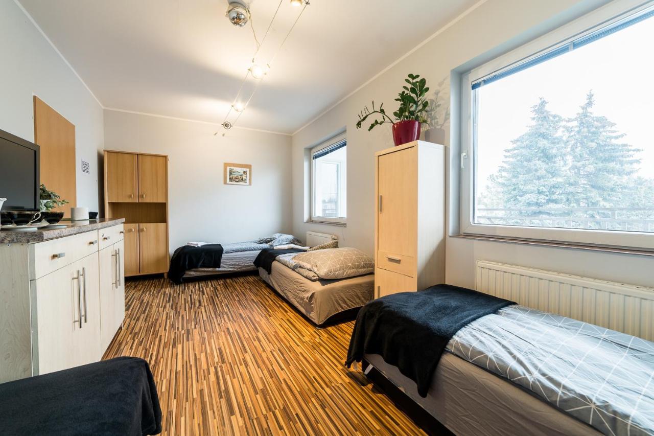 Pokoje Nad Pizzeria Poznań Exteriör bild